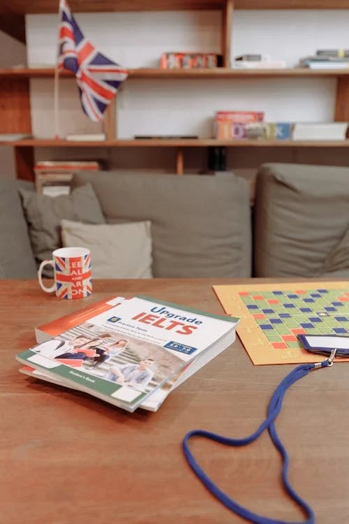 Anglų kalbos egzaminai: Kaip tinkamai pasiruošti IELTS, TOEFL ir kitiems testams?
